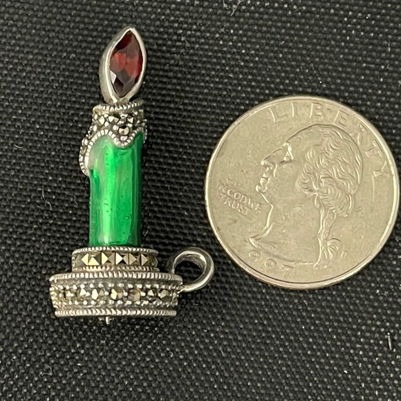 Vintage marked  sterling &Hallmark enamel Christmas brooch - Picture 1 of 12
